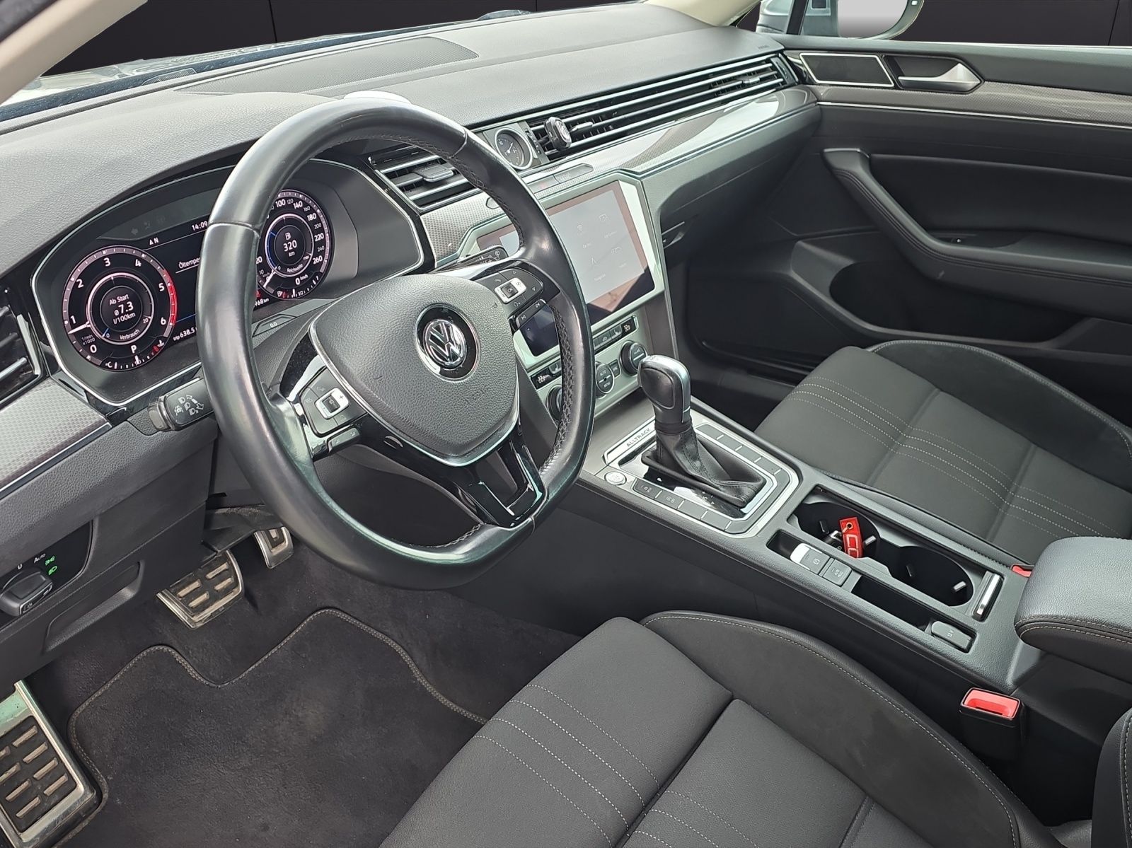 VW Passat Alltrack 2.0 TDI BMT 4Motion DSG-image-9