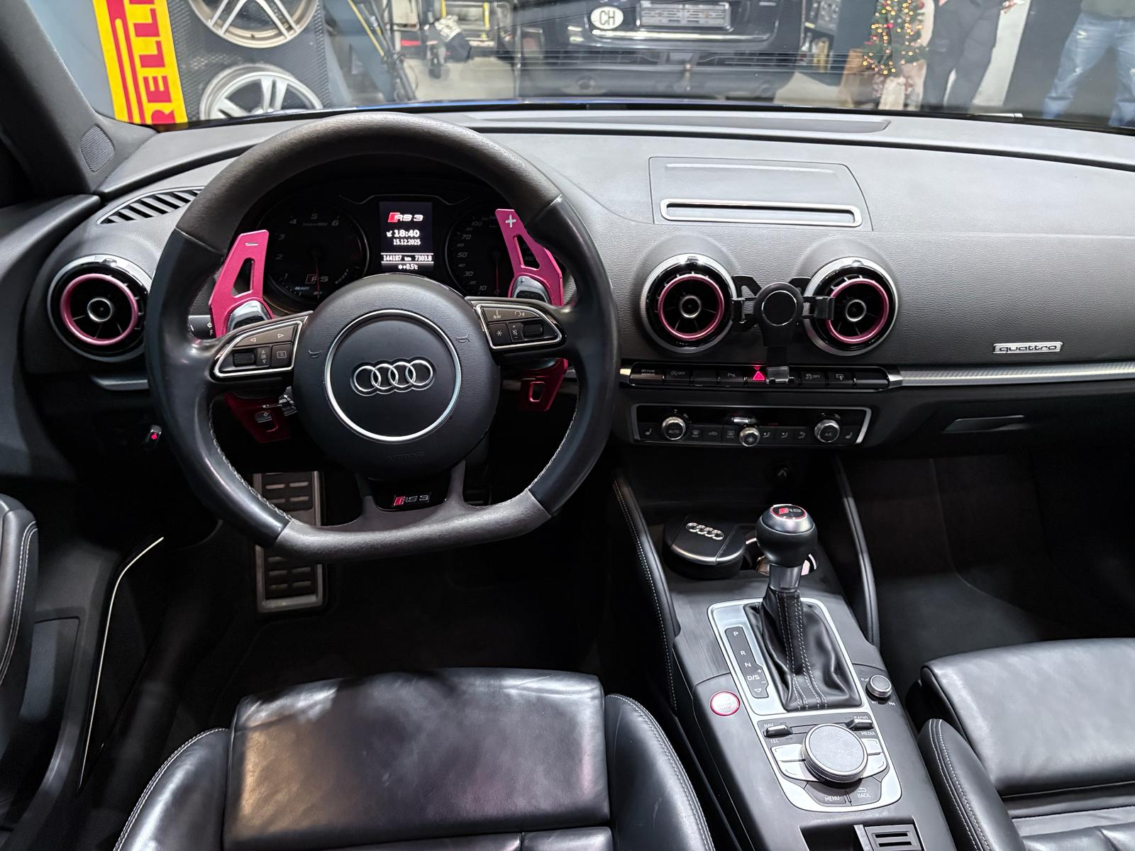 AUDI RS3 2.5 TSI quattro S-tronic-image-10