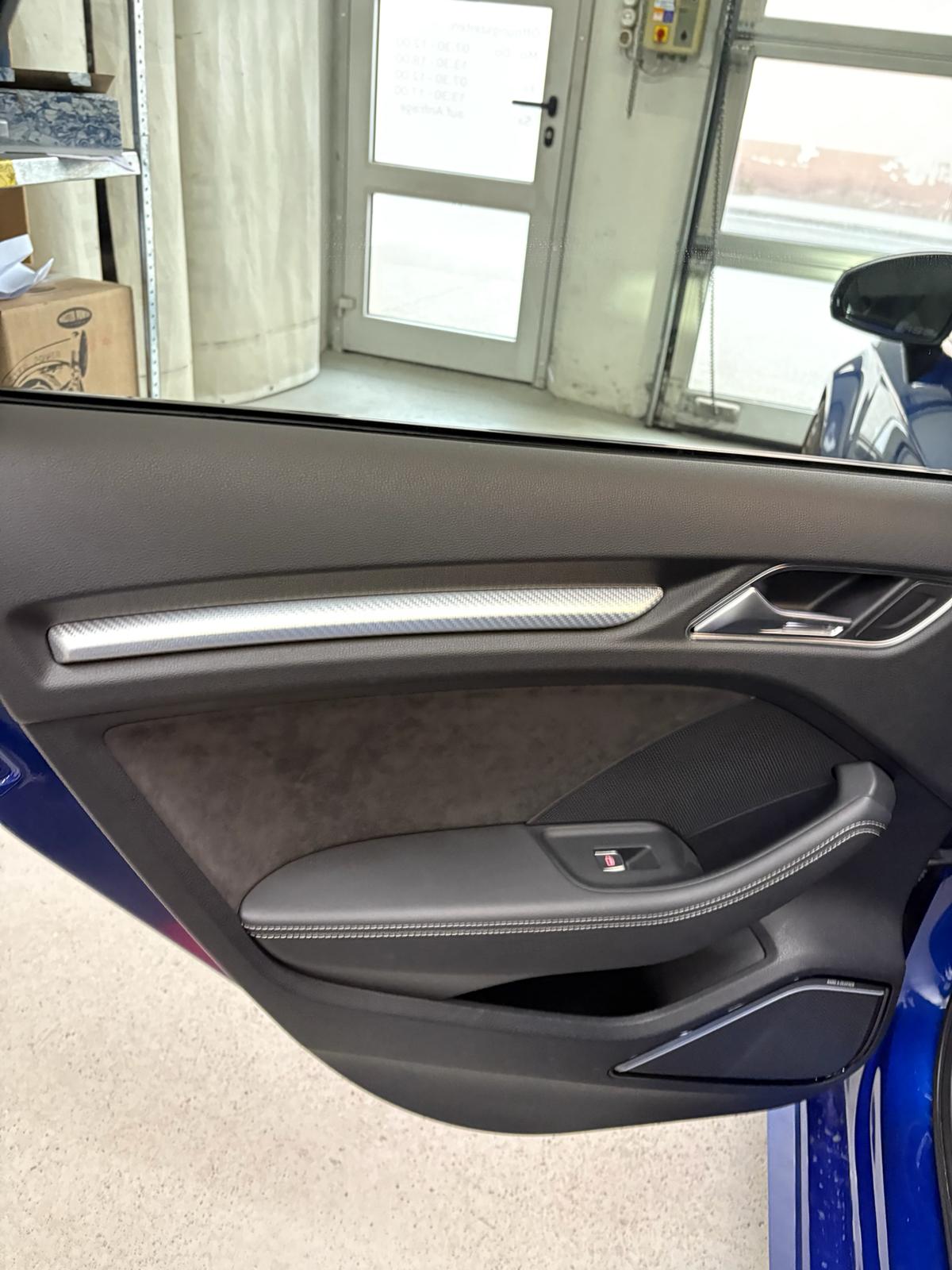 AUDI RS3 2.5 TSI quattro S-tronic-image-17