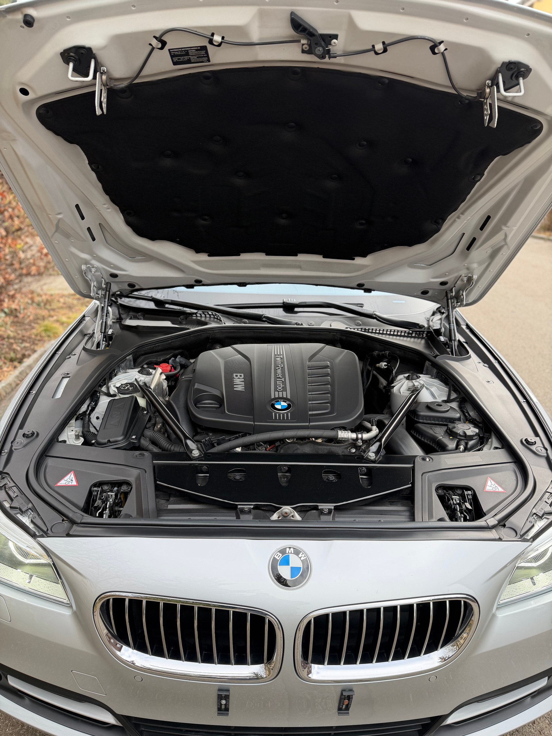 BMW 530d Touring xDrive Luxury Line Steptronic-image-18
