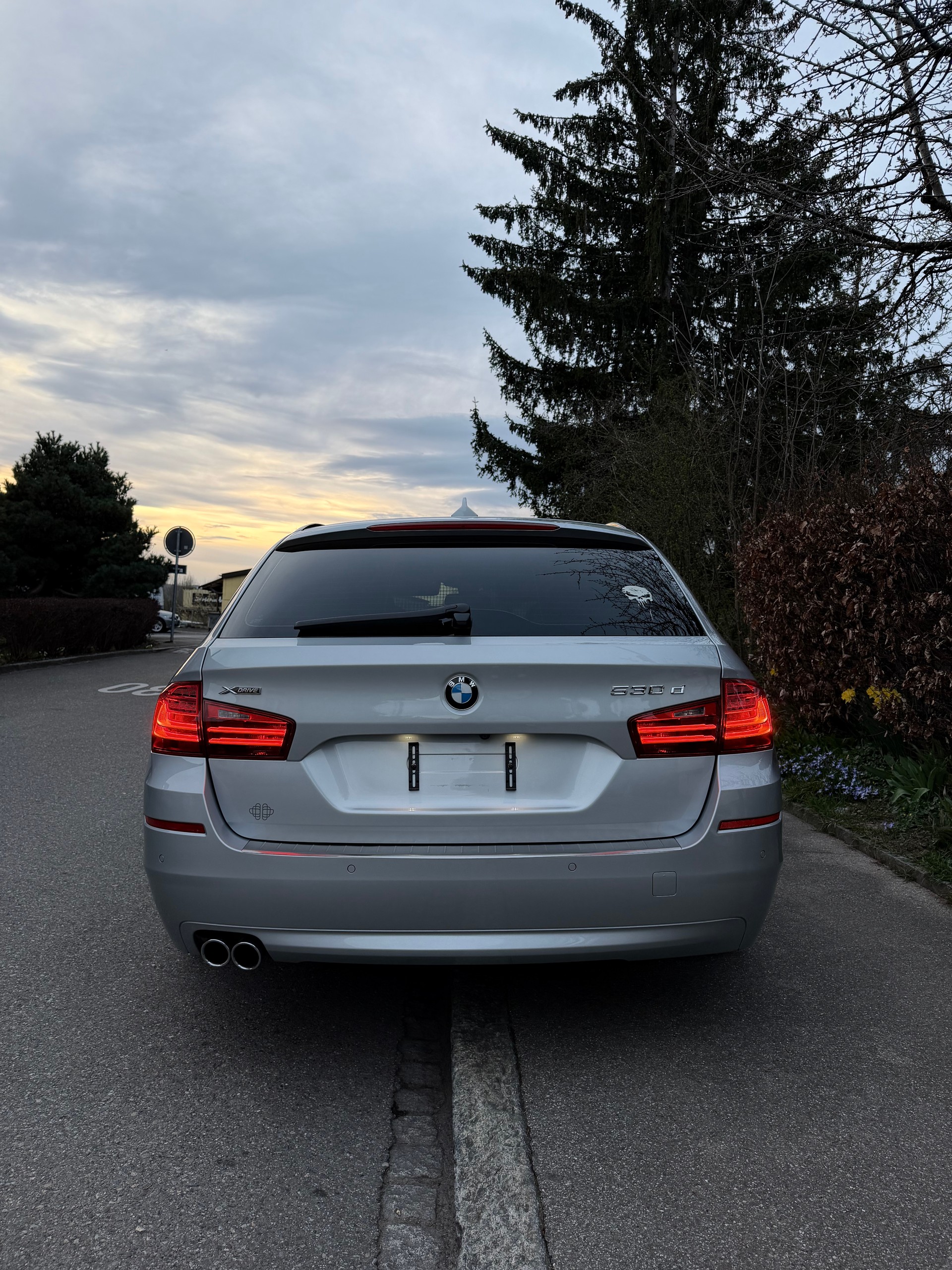 BMW 530d Touring xDrive Luxury Line Steptronic-image-3