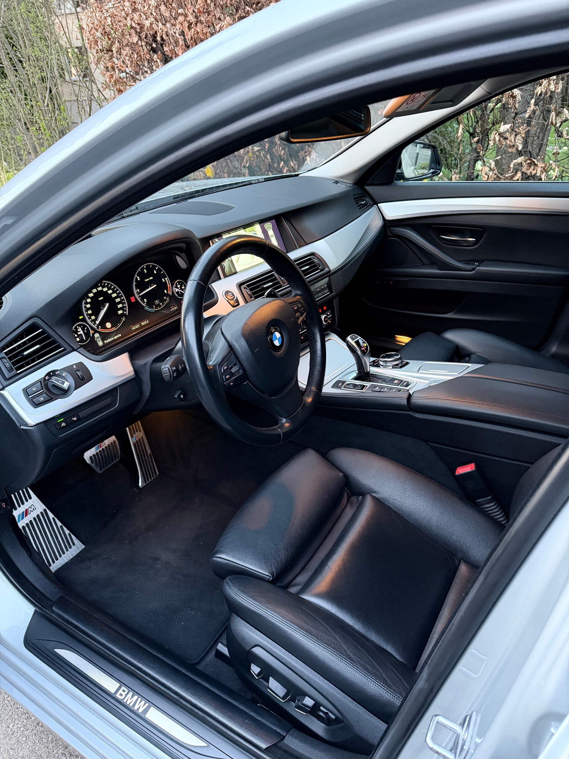 BMW 530d Touring xDrive Luxury Line Steptronic-image-6
