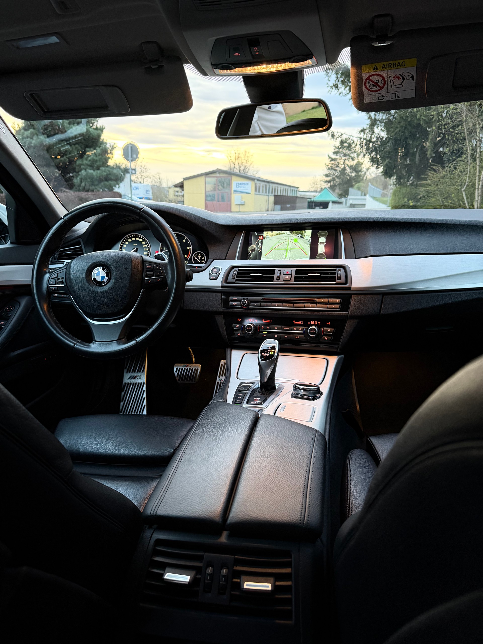 BMW 530d Touring xDrive Luxury Line Steptronic-image-5