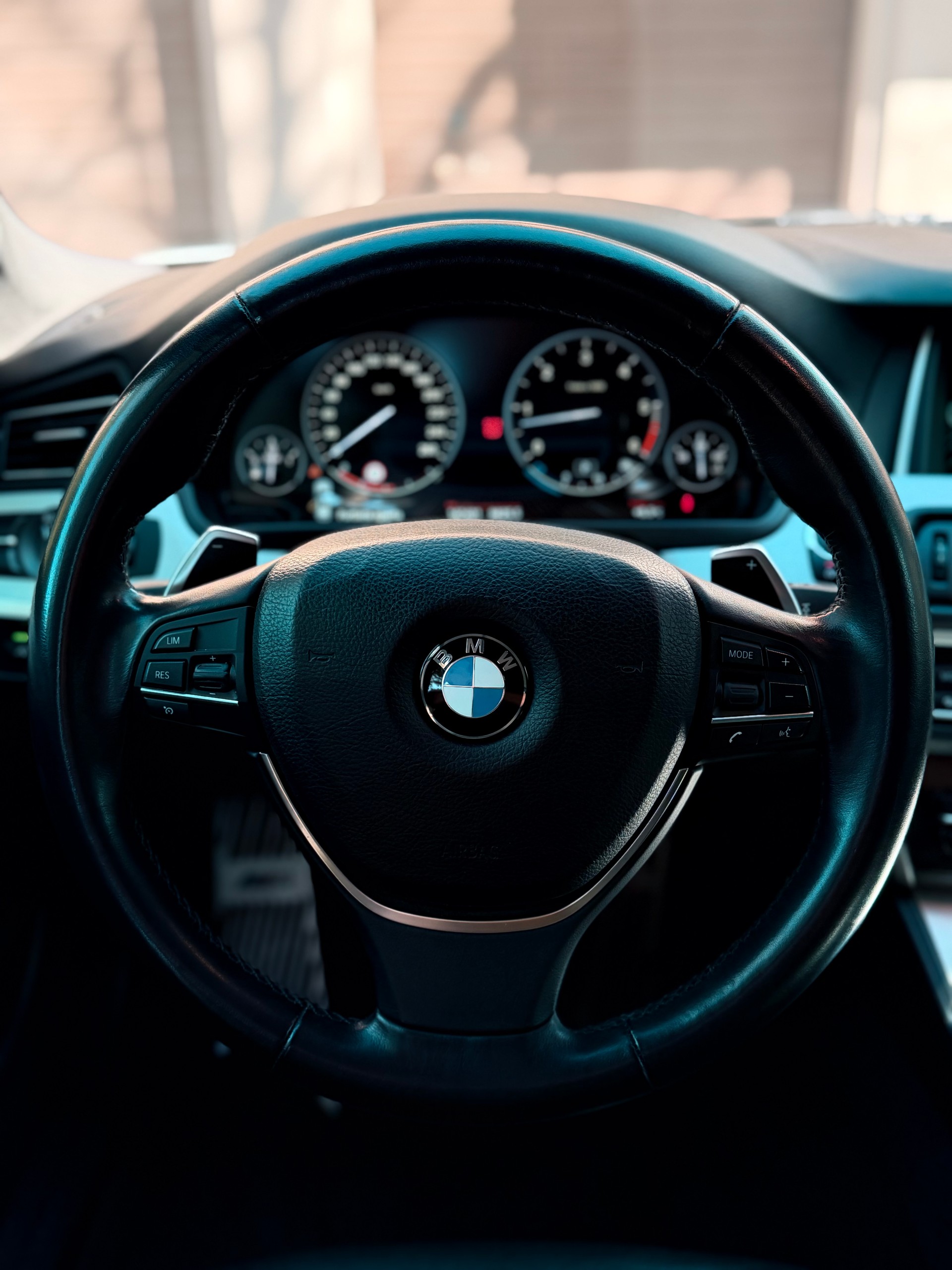 BMW 530d Touring xDrive Luxury Line Steptronic-image-4