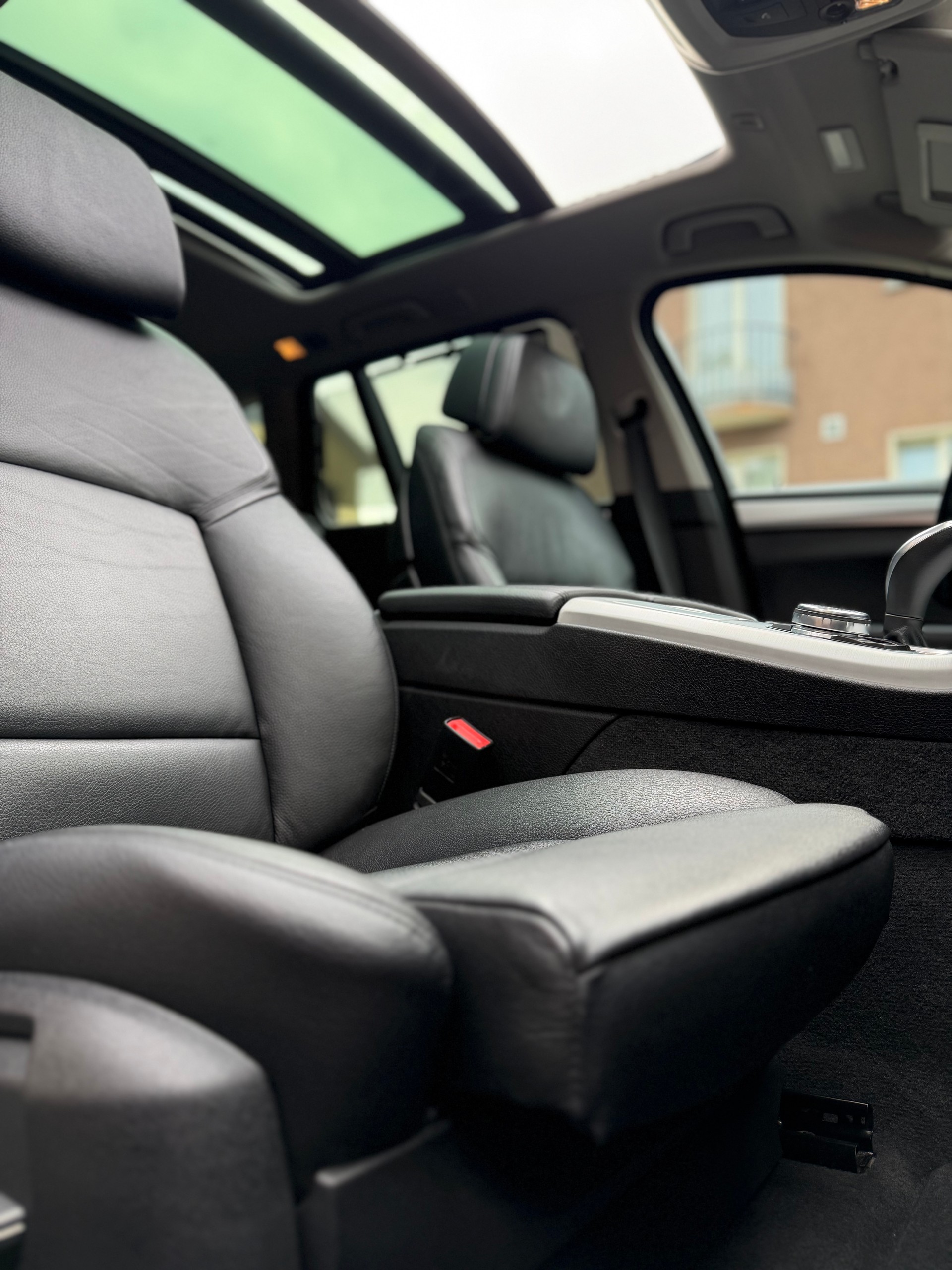 BMW 530d Touring xDrive Luxury Line Steptronic-image-14