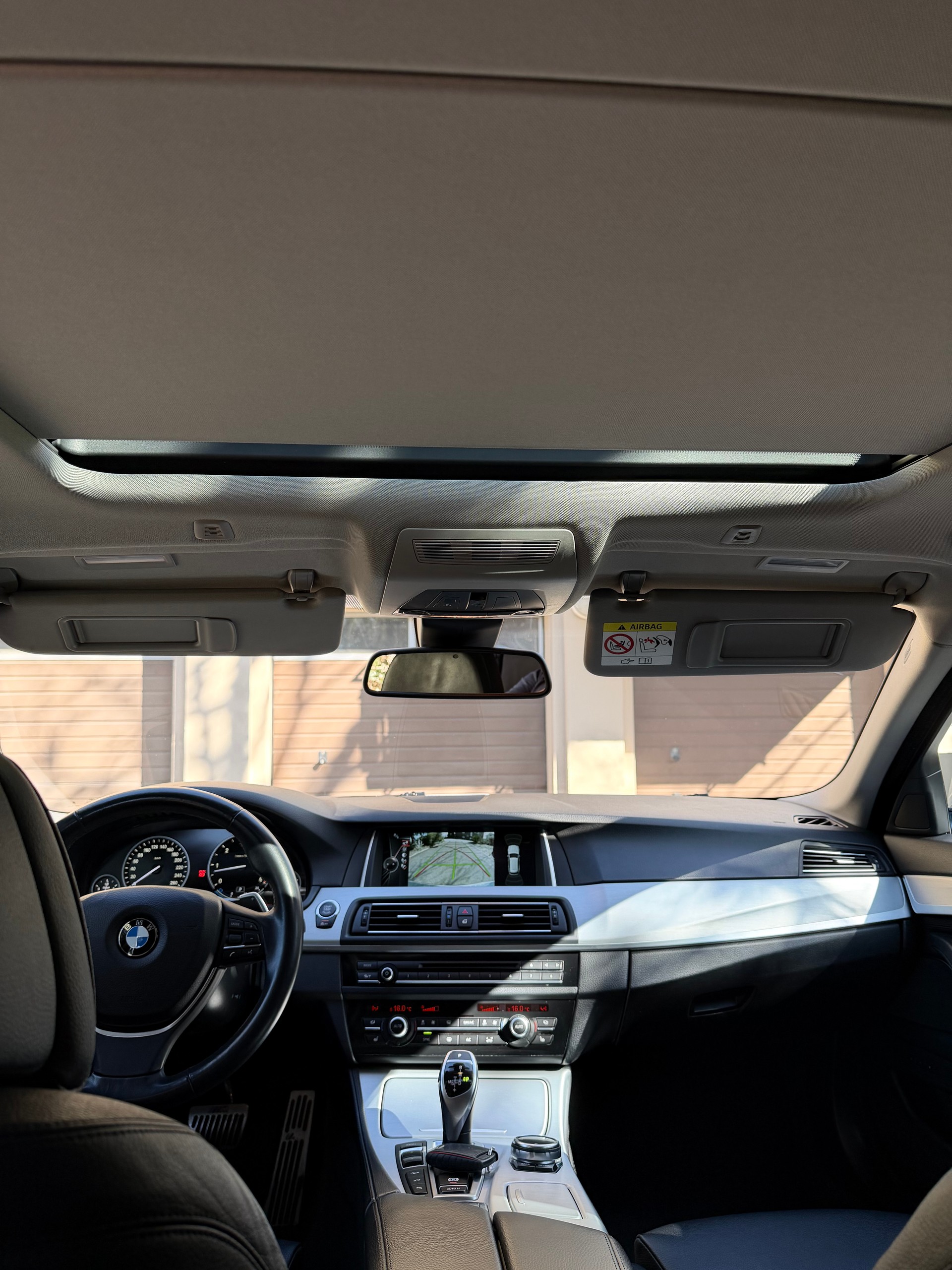 BMW 530d Touring xDrive Luxury Line Steptronic-image-11