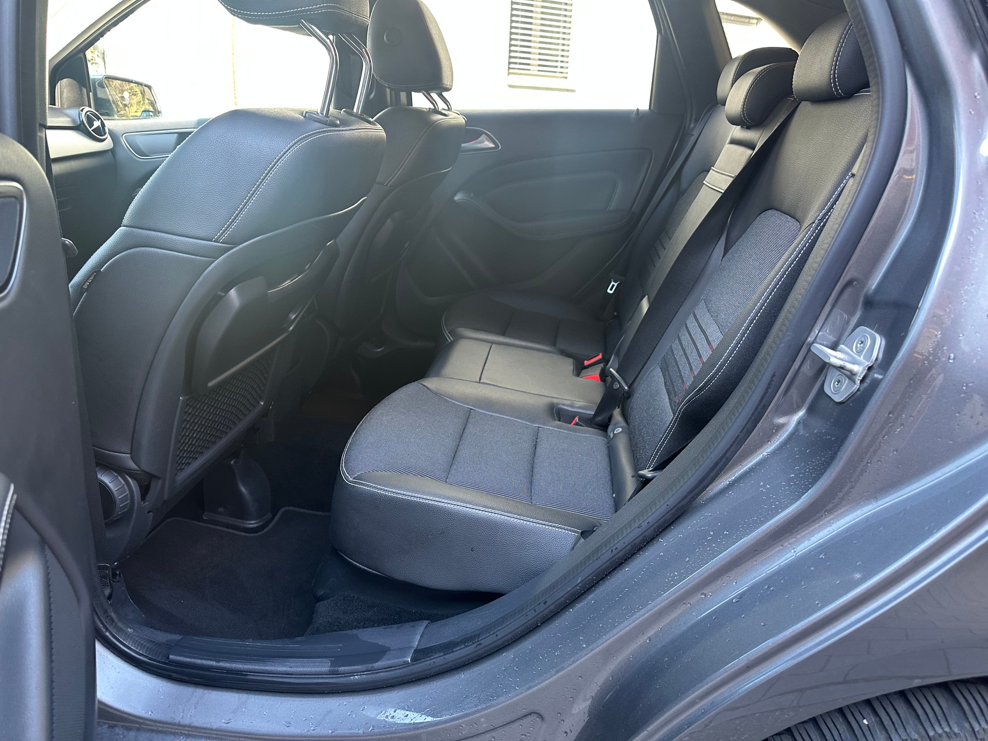 MERCEDES-BENZ B 220 CDI Swiss Star Edition Style 4Matic 7G-DCT-image-9