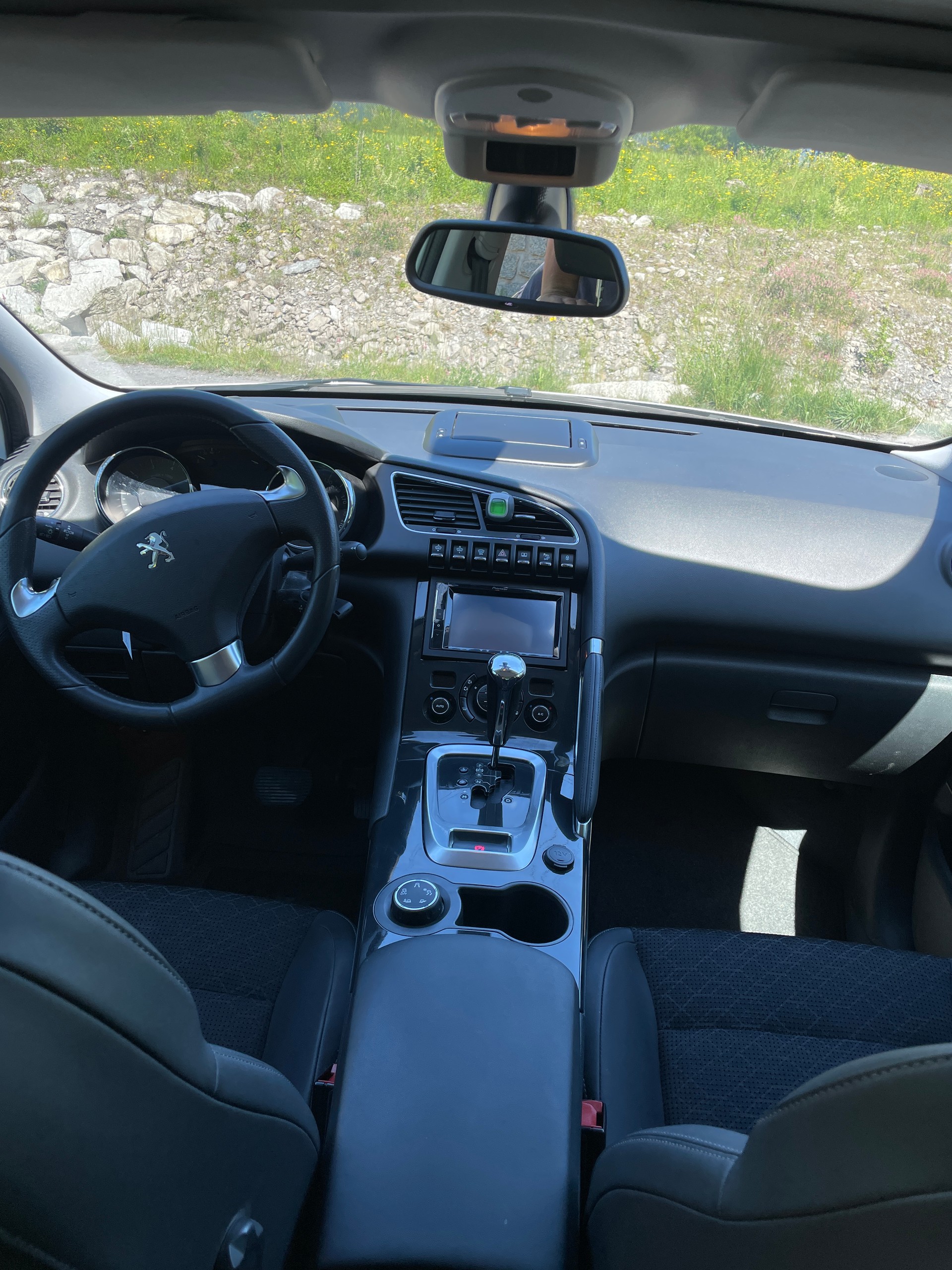 PEUGEOT 3008 1.6 1THP Allure Tiptronic-image-4