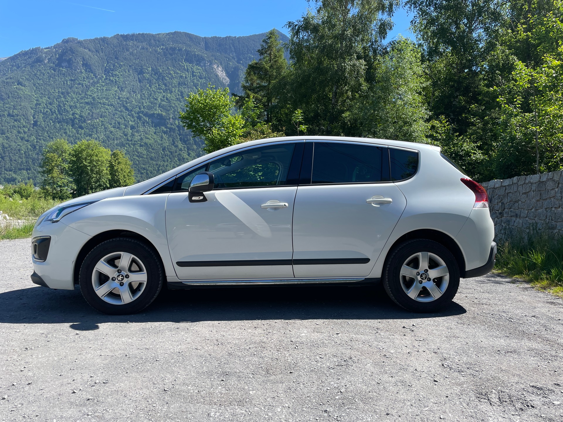 PEUGEOT 3008 1.6 1THP Allure Tiptronic-image-1