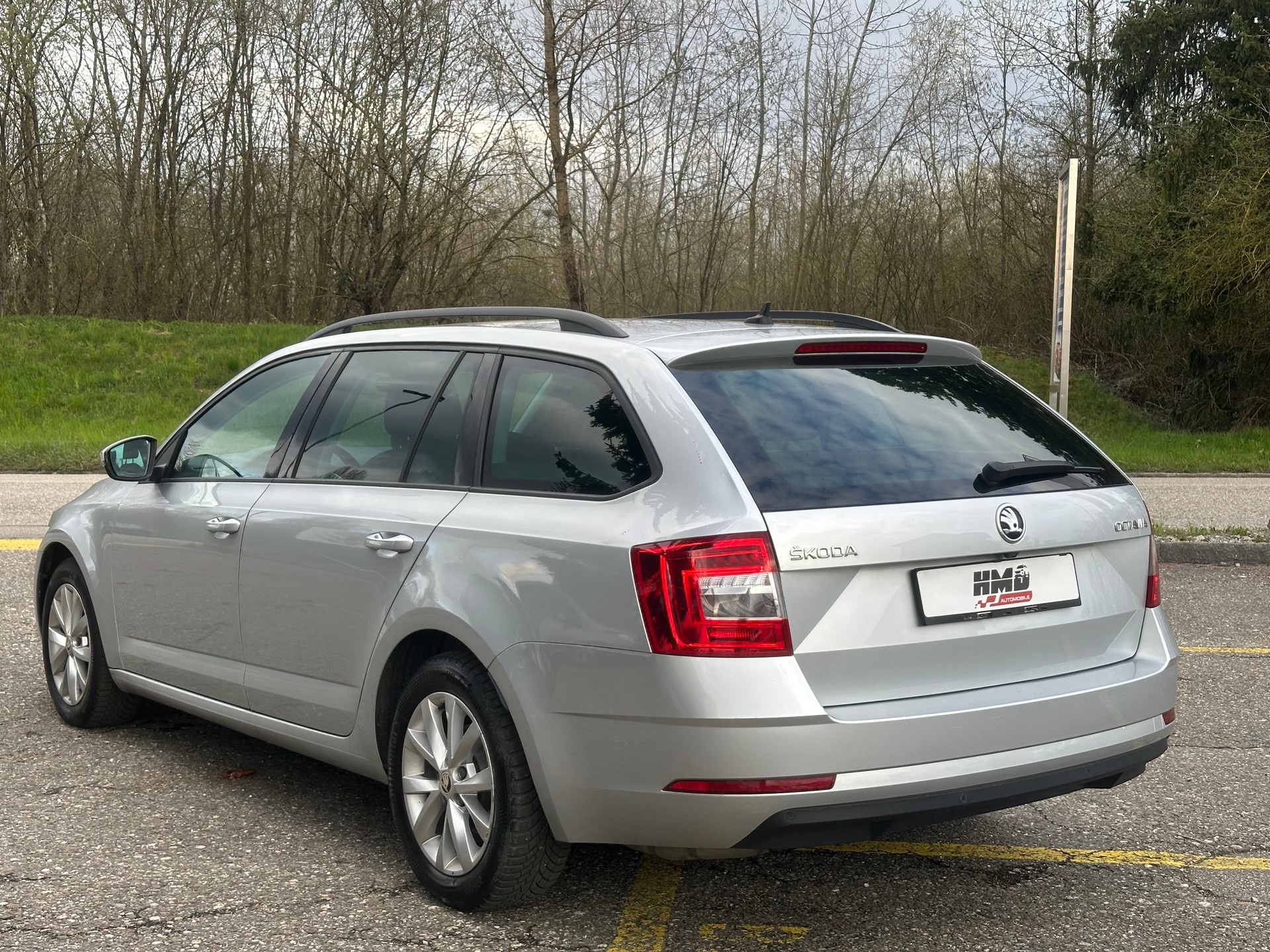 SKODA Octavia Combi 2.0 TDI Style 4x4 DSG-image-3