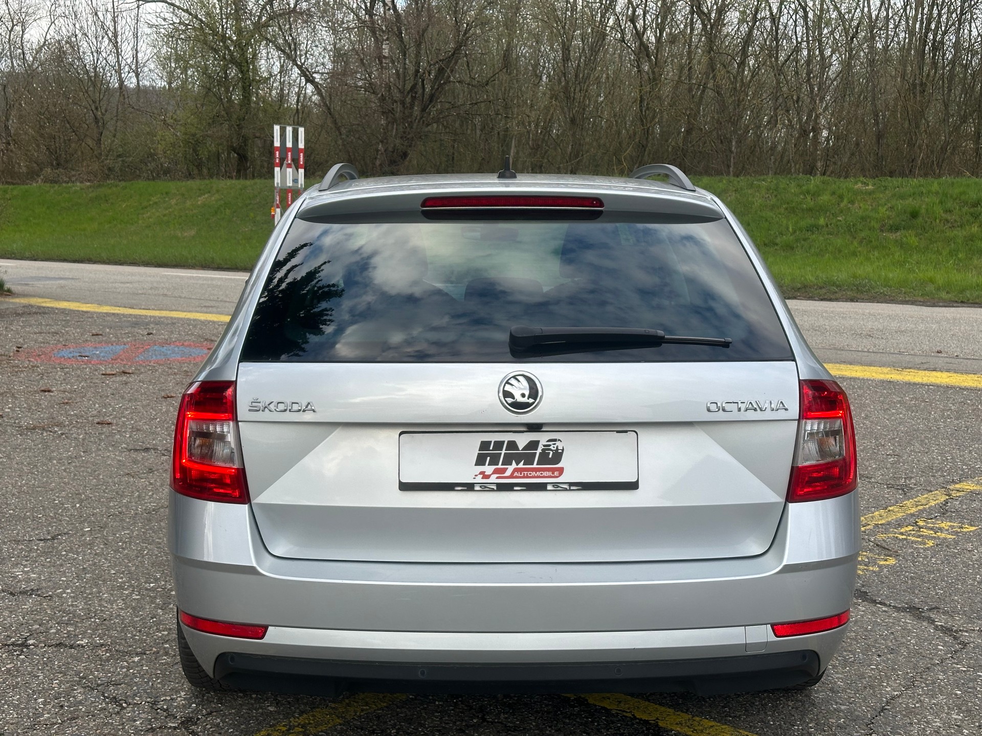 SKODA Octavia Combi 2.0 TDI Style 4x4 DSG-image-4