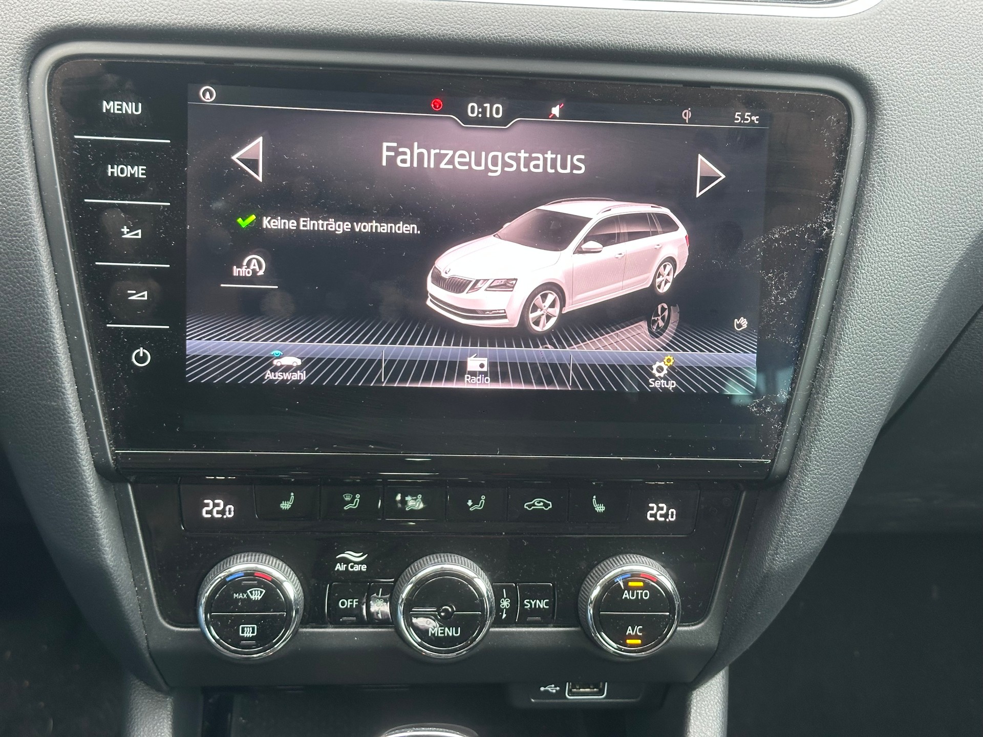SKODA Octavia Combi 2.0 TDI Style 4x4 DSG-image-14