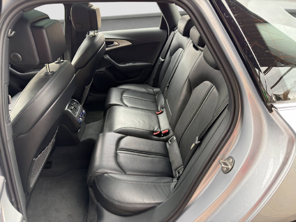 AUDI S6 Avant 4.0 V8 TFSI quattro S-Tronic-image-12