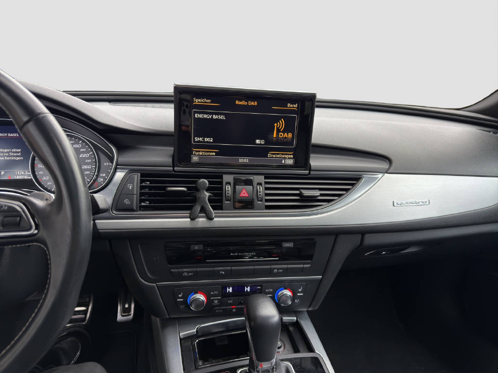 AUDI S6 Avant 4.0 V8 TFSI quattro S-Tronic-image-9