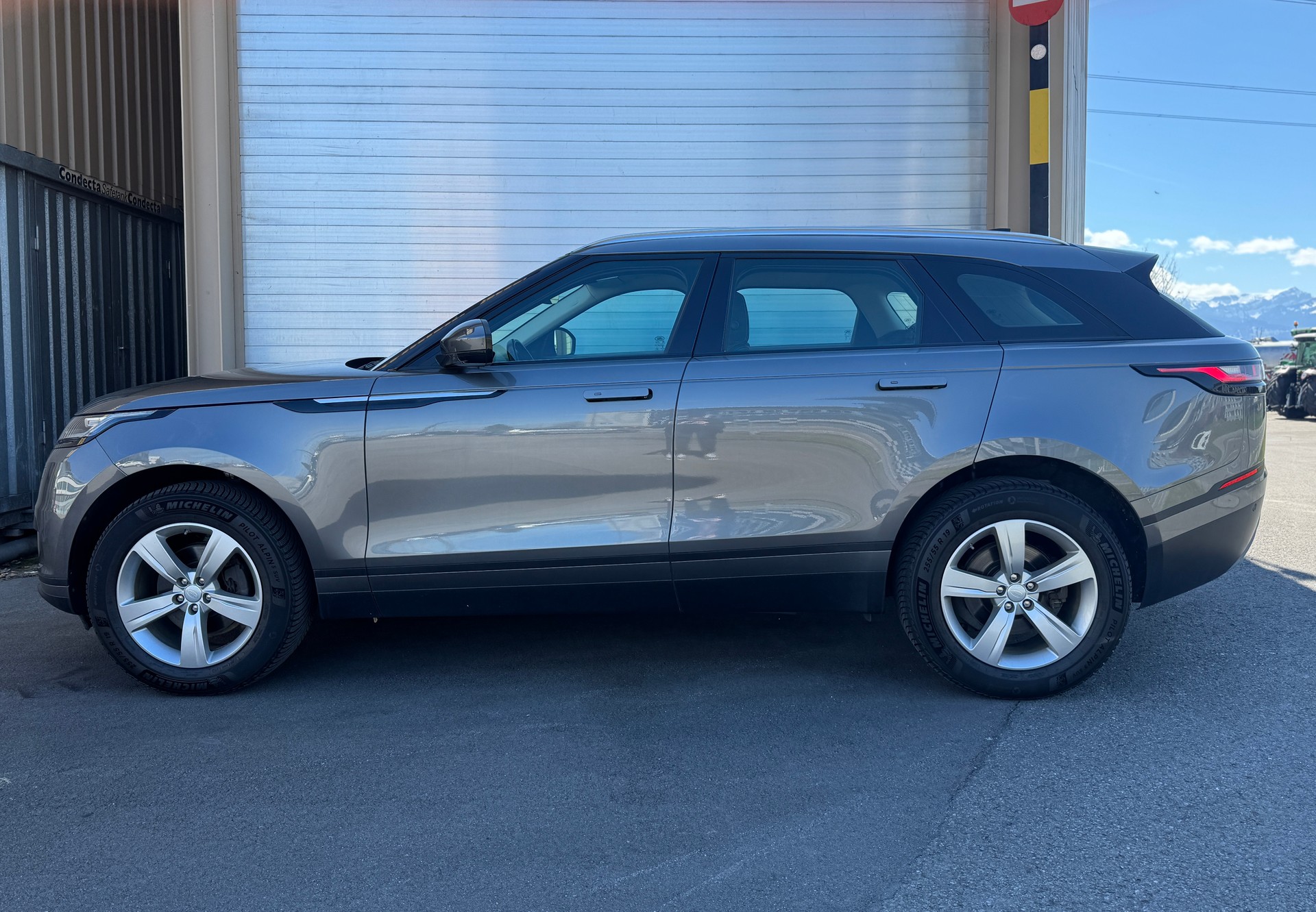 LAND ROVER Range Rover Velar P 250 S Automatic-image-2