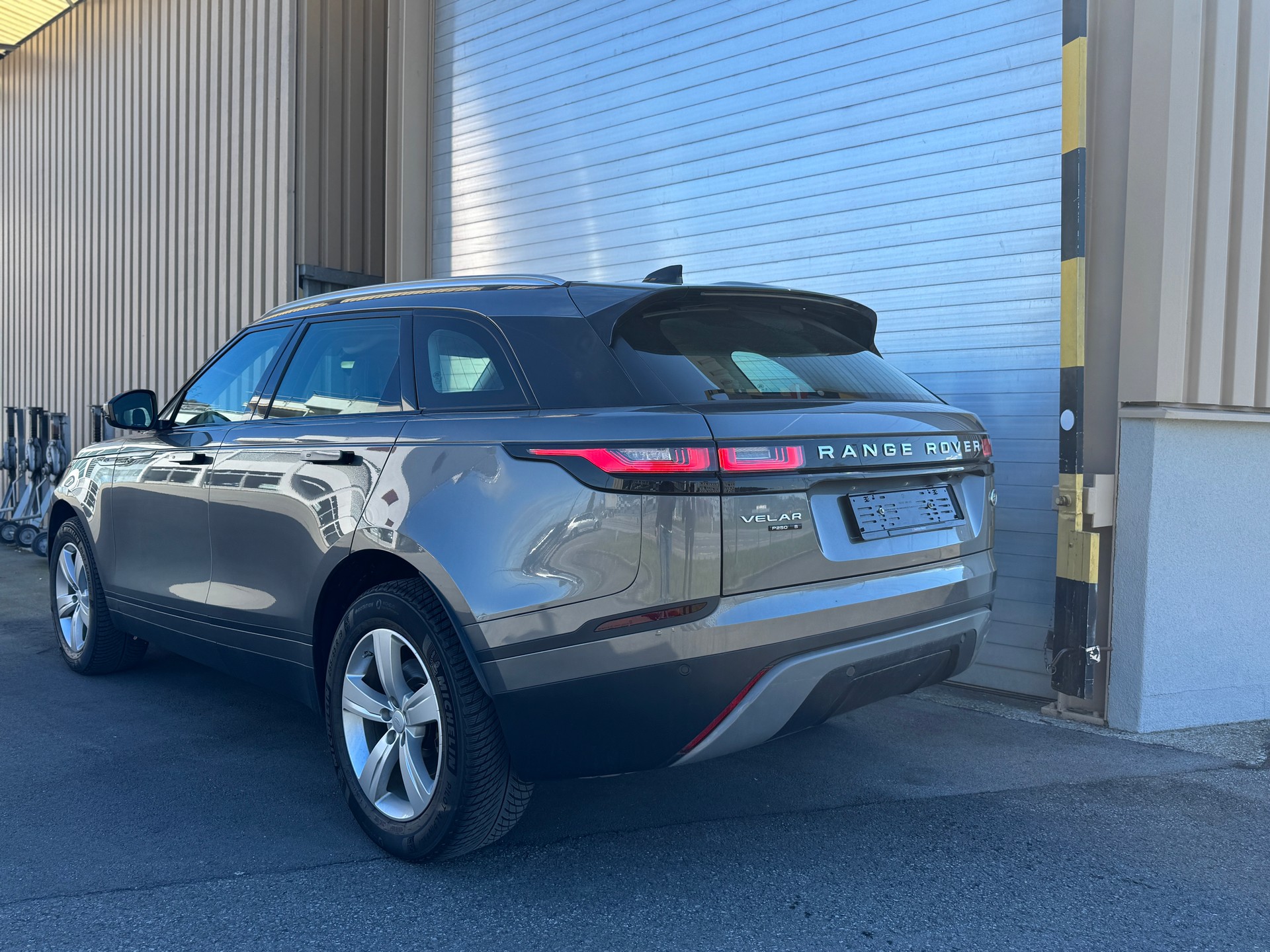 LAND ROVER Range Rover Velar P 250 S Automatic-image-3
