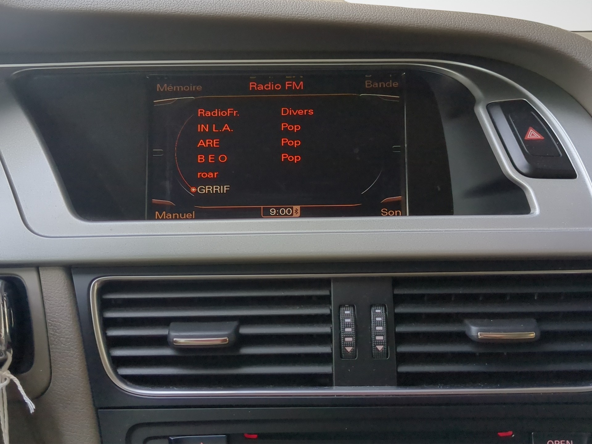 AUDI A4 Avant 2.0 TFSI quattro S-tronic-image-12