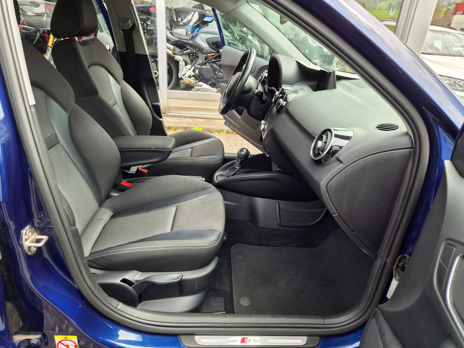 AUDI A1 Sportback 1.4 TFSI Sport S-tronic-image-9