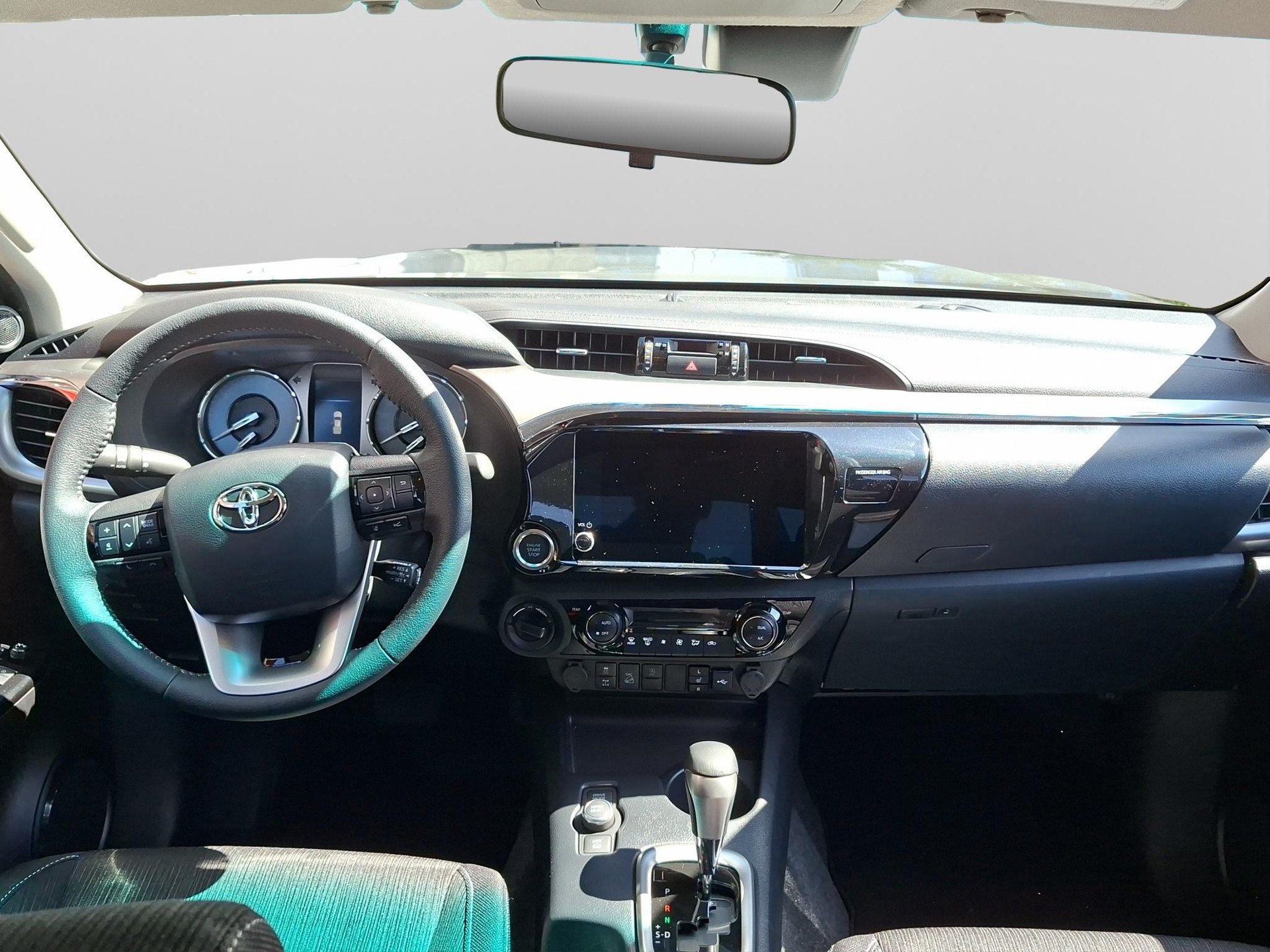 TOYOTA Hilux Double Cab.-Pick-up 2.8 D-4D MHEV 204 Style-image-6