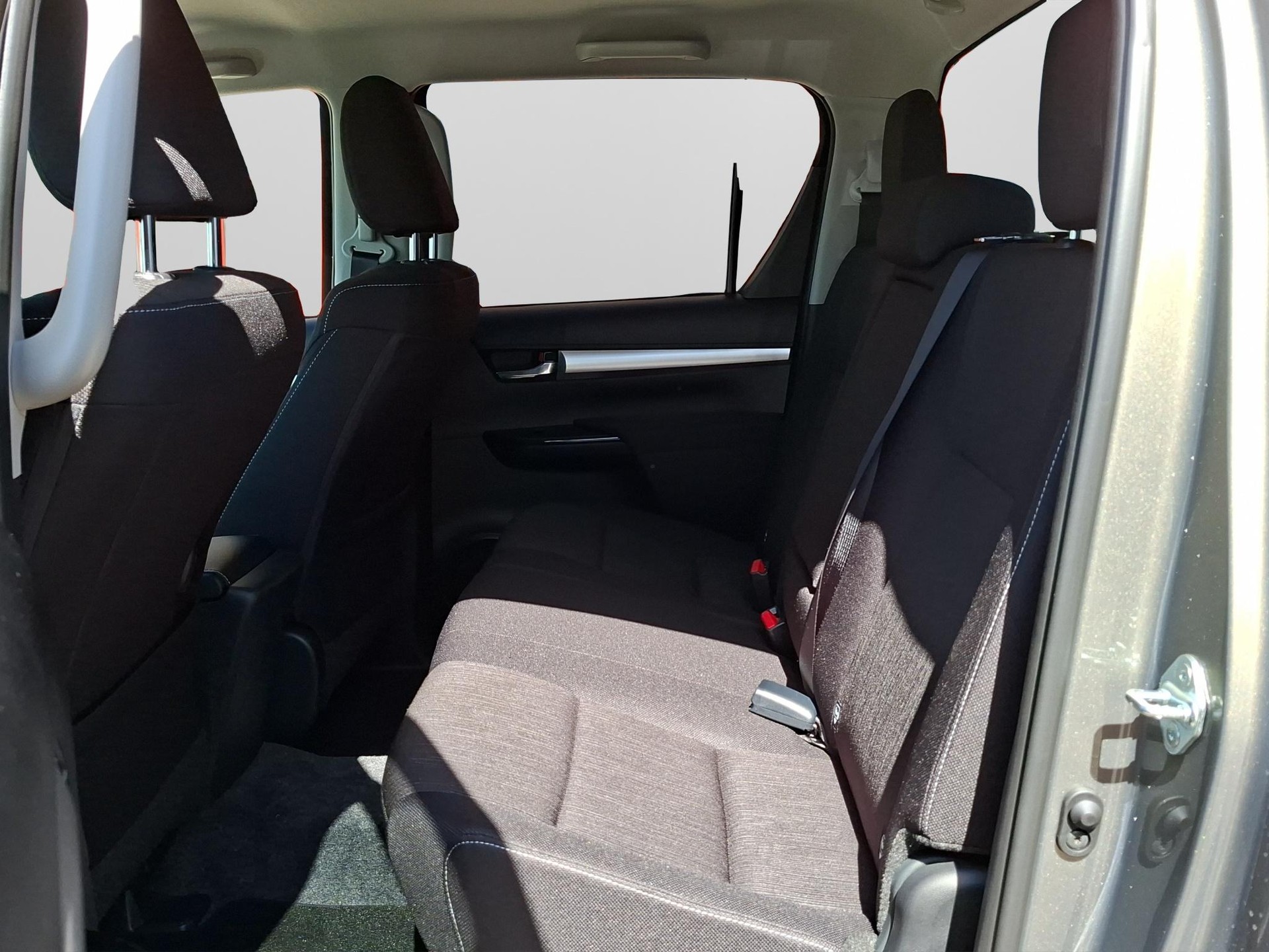 TOYOTA Hilux Double Cab.-Pick-up 2.8 D-4D MHEV 204 Style-image-9