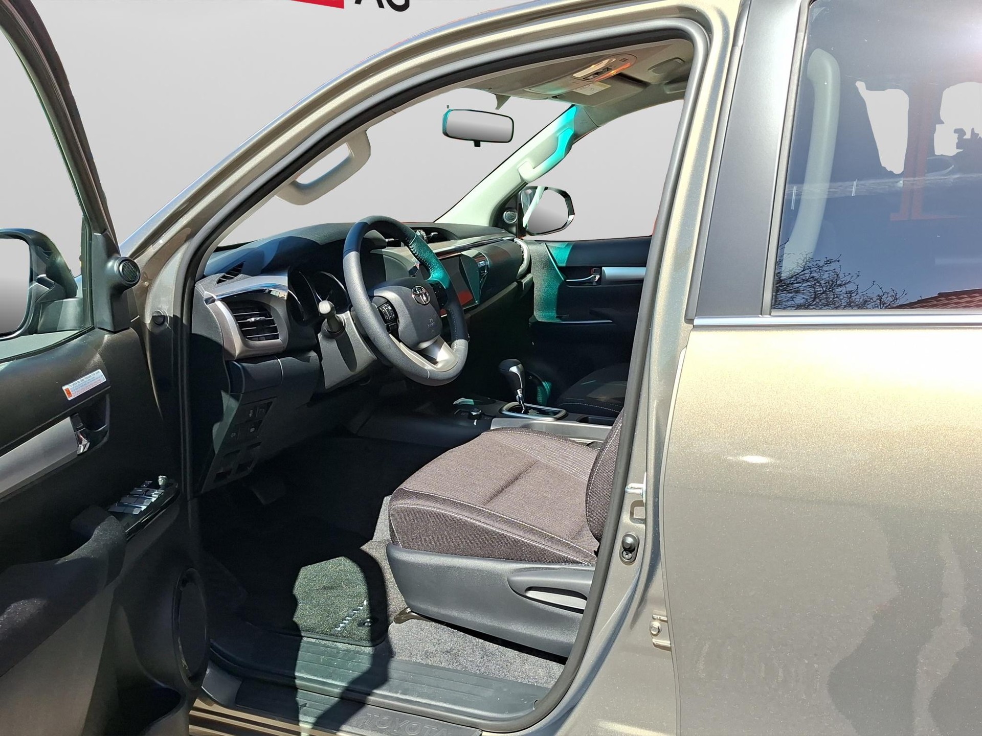 TOYOTA Hilux Double Cab.-Pick-up 2.8 D-4D MHEV 204 Style-image-7
