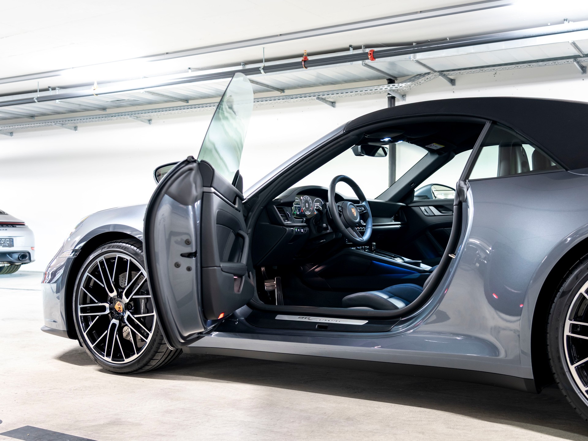PORSCHE 911 Carrera Cabriolet PDK-image-16
