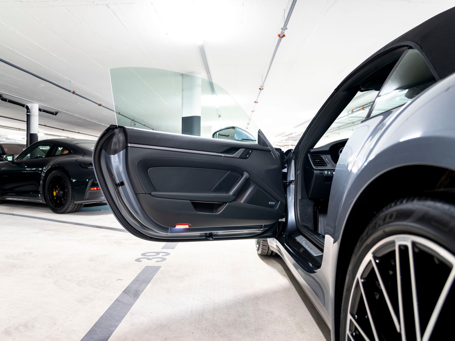 PORSCHE 911 Carrera Cabriolet PDK-image-19
