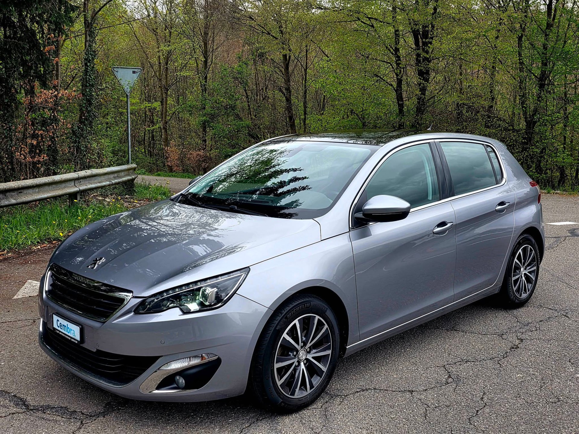 PEUGEOT 308 1.6 THP Allure-image-12