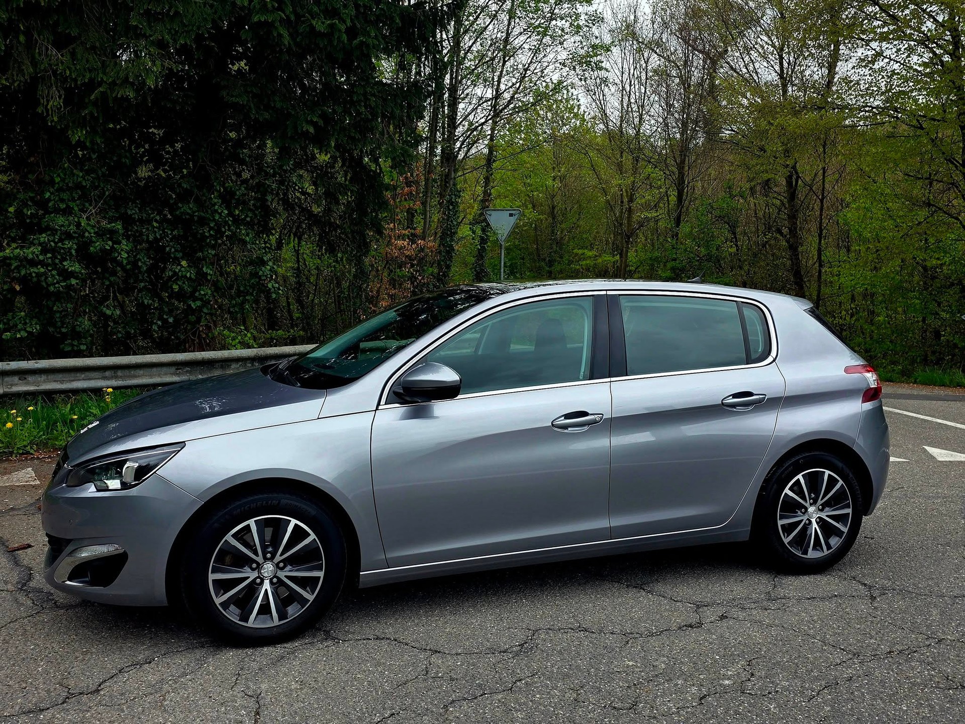 PEUGEOT 308 1.6 THP Allure-image-14