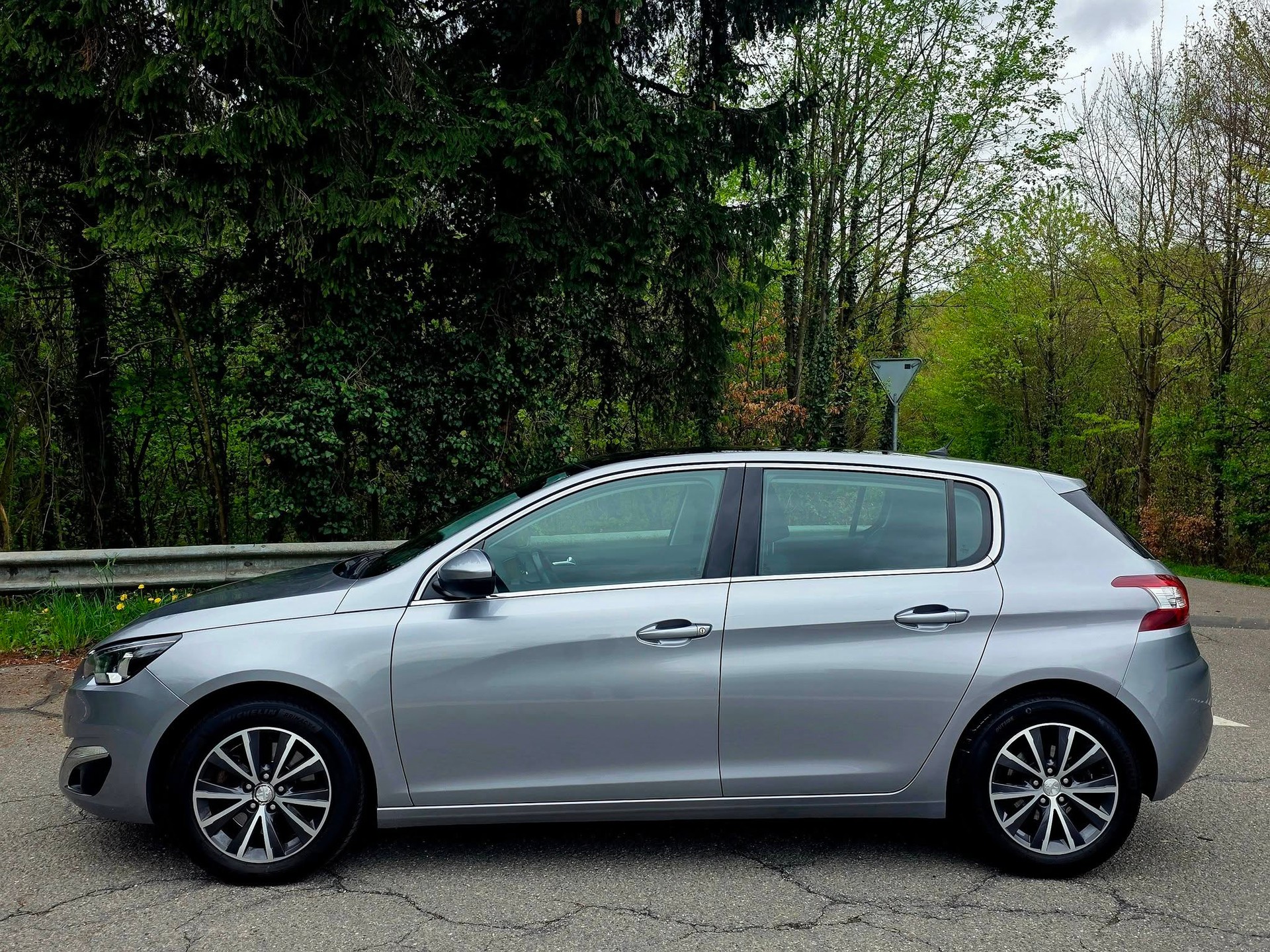 PEUGEOT 308 1.6 THP Allure-image-6