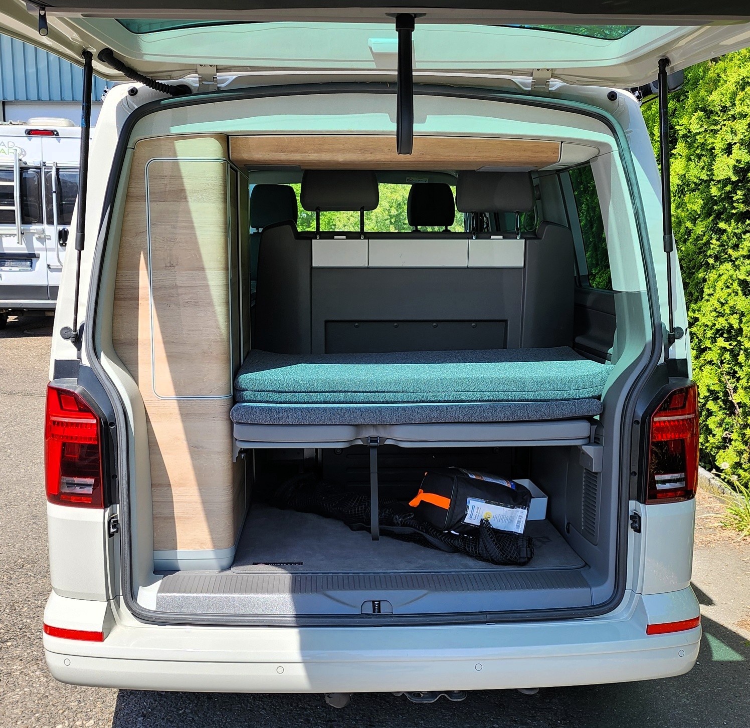 VW T6.1 California 2.0 TDI Coast DSG-image-9