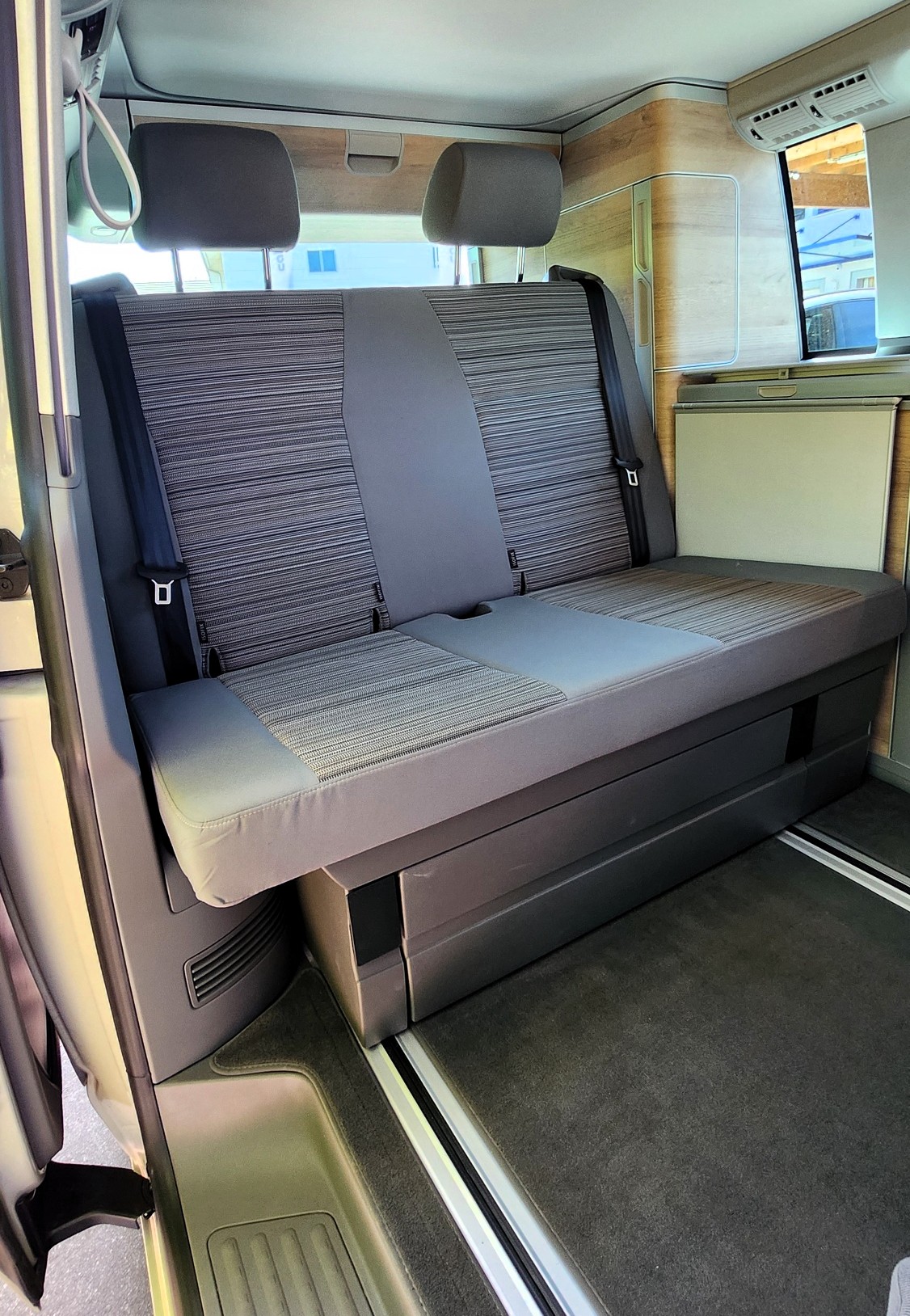 VW T6.1 California 2.0 TDI Coast DSG-image-11