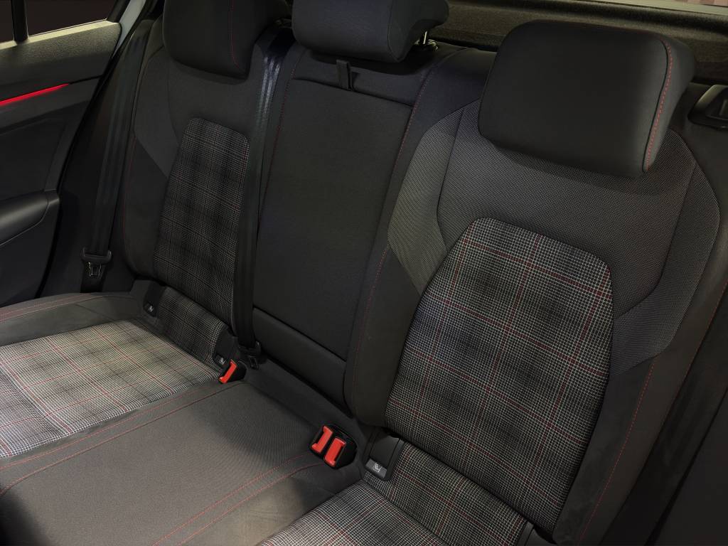 VW Golf 2.0 TSI GTI DSG-image-8