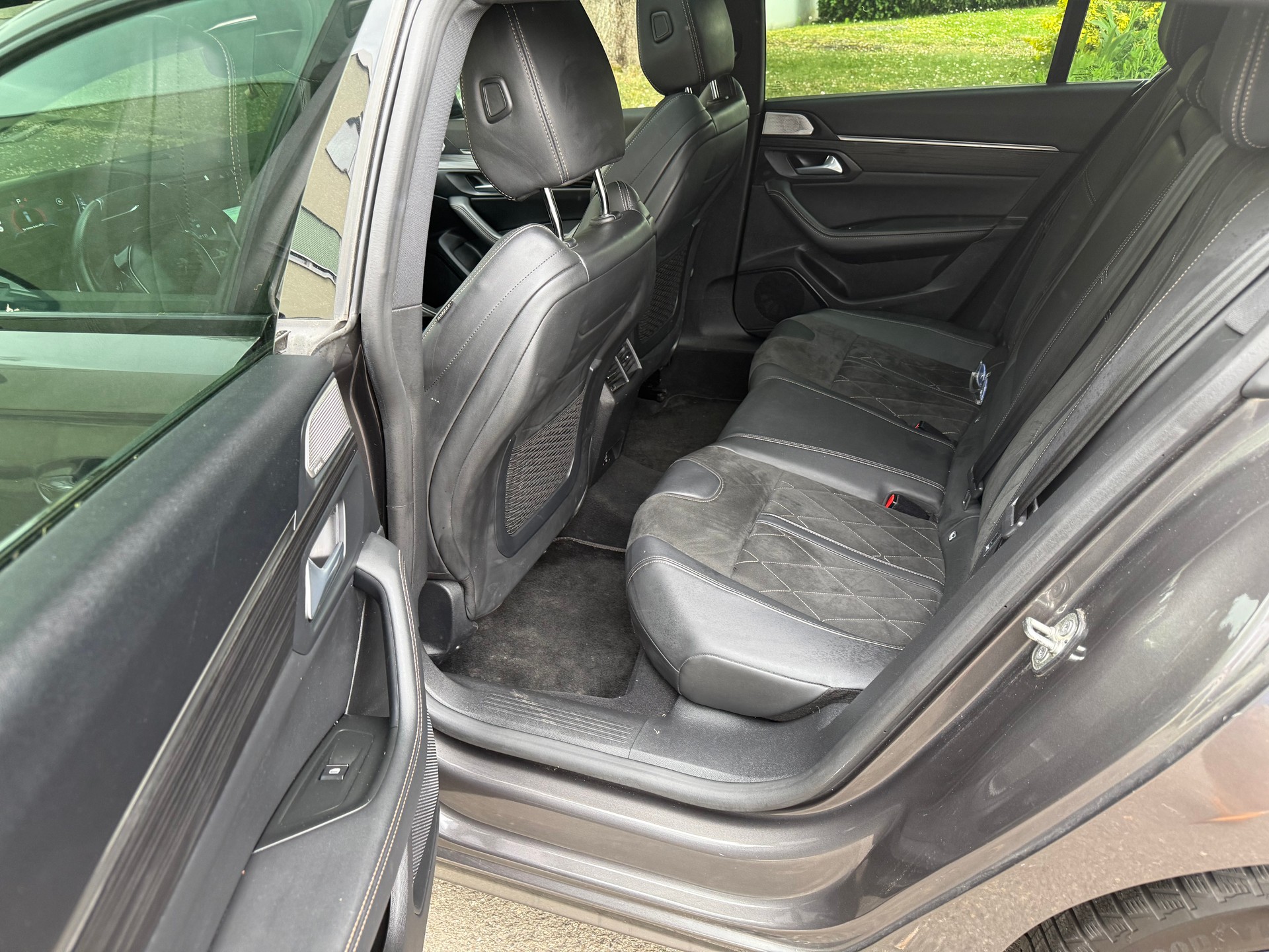 PEUGEOT 508 SW 1.5 Blue HDi GT EAT8-image-11