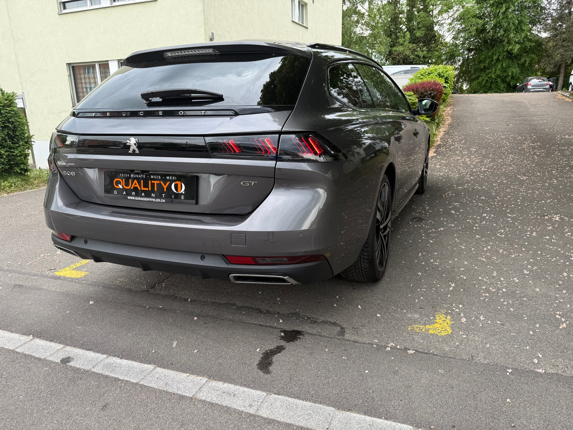 PEUGEOT 508 SW 1.5 Blue HDi GT EAT8-image-2