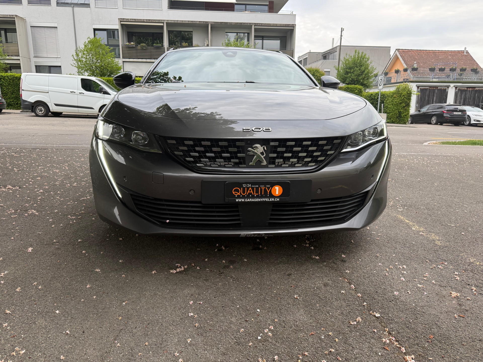 PEUGEOT 508 SW 1.5 Blue HDi GT EAT8-image-3