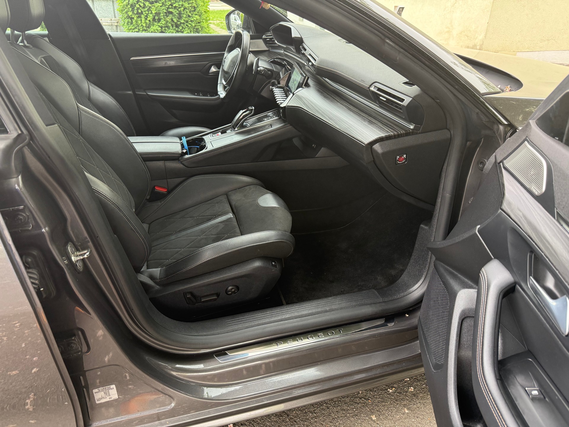 PEUGEOT 508 SW 1.5 Blue HDi GT EAT8-image-6