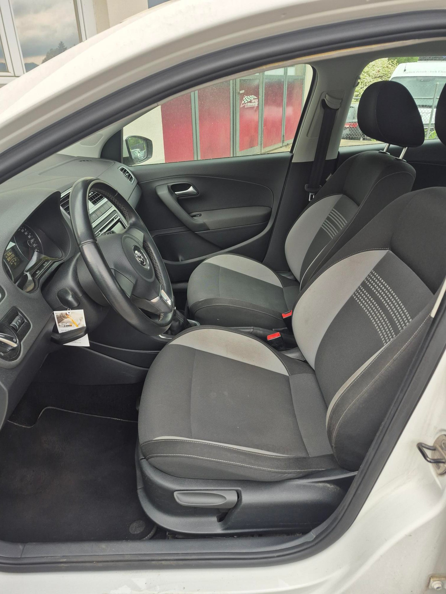 VW Polo 1.2 12V Trendline-image-11