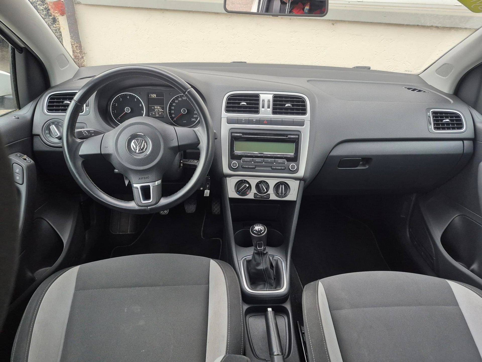 VW Polo 1.2 12V Trendline-image-9