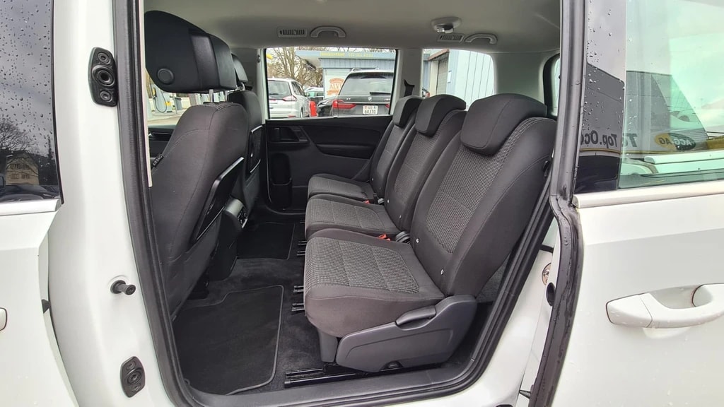SEAT Alhambra 2.0 TDI 4Drive Style ** Gr-Navi ** RF-Kamera ** Totwinkel-Assistent ** Frisch Ab MFK & Service **-image-13