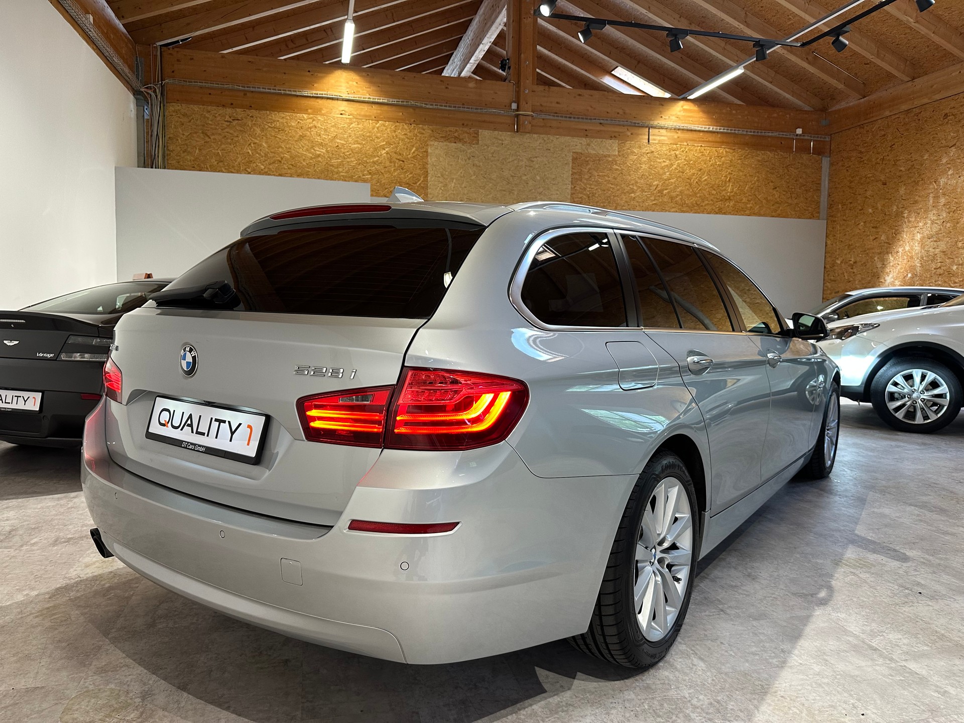 BMW 528i Touring xDrive Modern Line Steptronic/Lückenlos BMW-Servicegepflegt/Frisch ab MFK und Service/1.. Jahr Garantie!-image-7