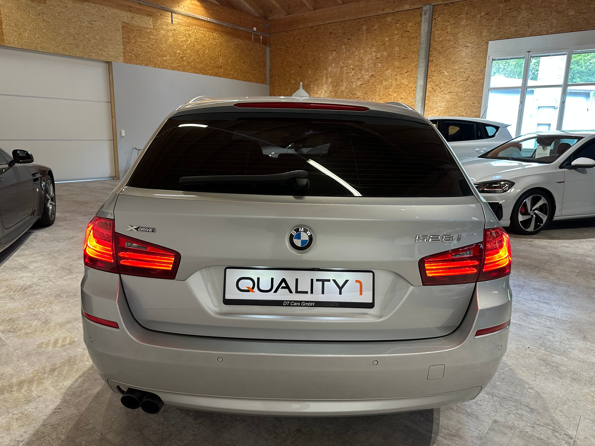 BMW 528i Touring xDrive Modern Line Steptronic/Lückenlos BMW-Servicegepflegt/Frisch ab MFK und Service/1.. Jahr Garantie!-image-4
