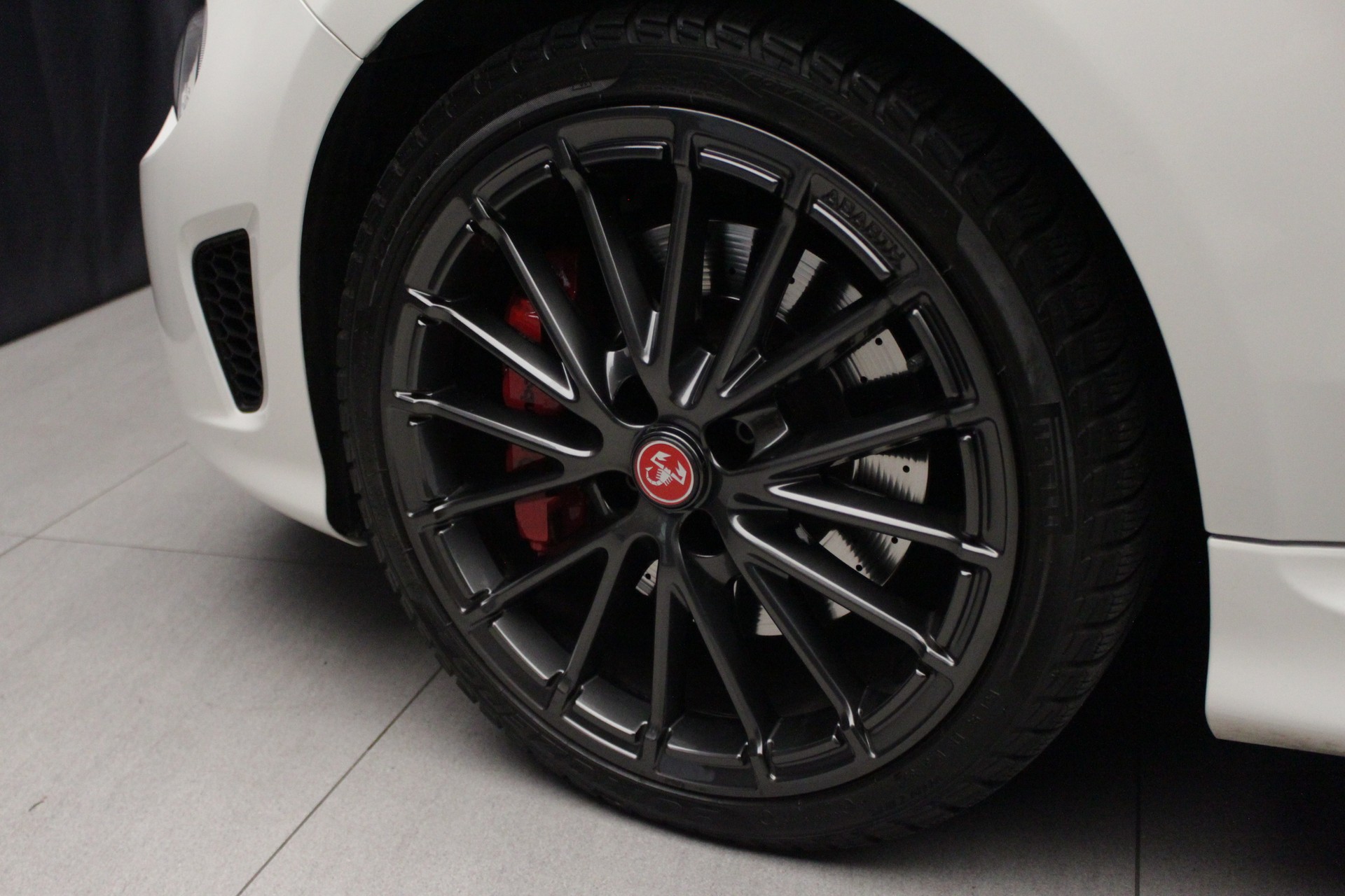 FIAT 695C 1.4 16V Turbo Abarth Turismo / Competizione-image-18