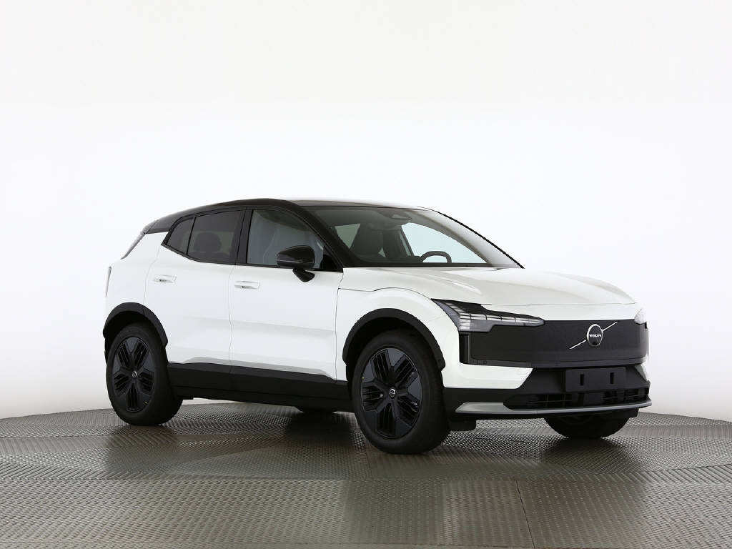 VOLVO EX 30 Cross Country P8 Ultra AWD-image-12