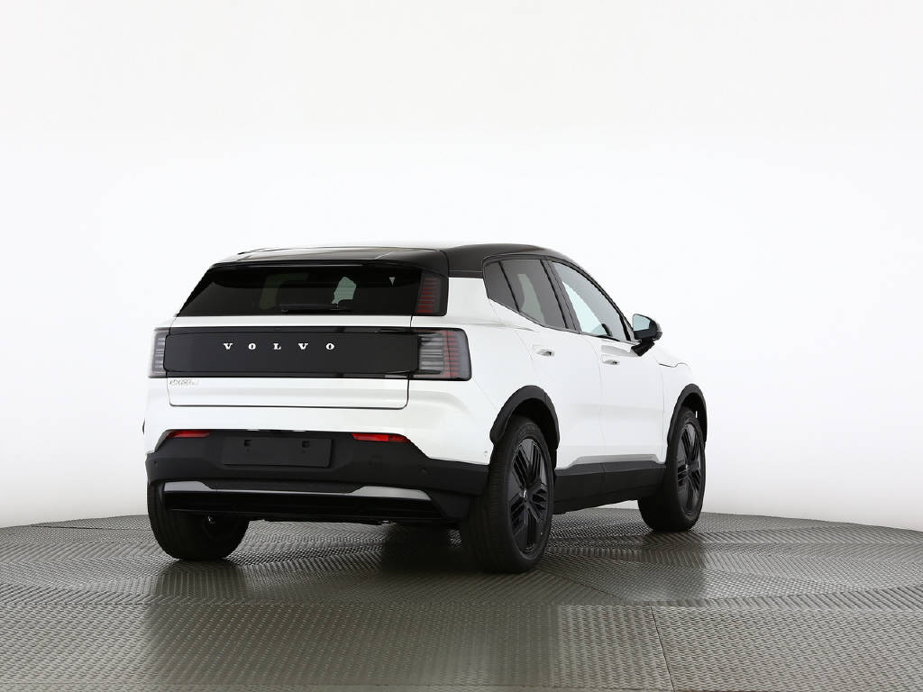VOLVO EX 30 Cross Country P8 Ultra AWD-image-8