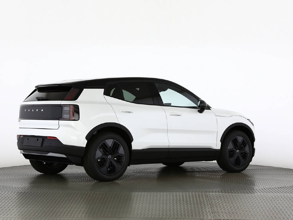 VOLVO EX 30 Cross Country P8 Ultra AWD-image-9