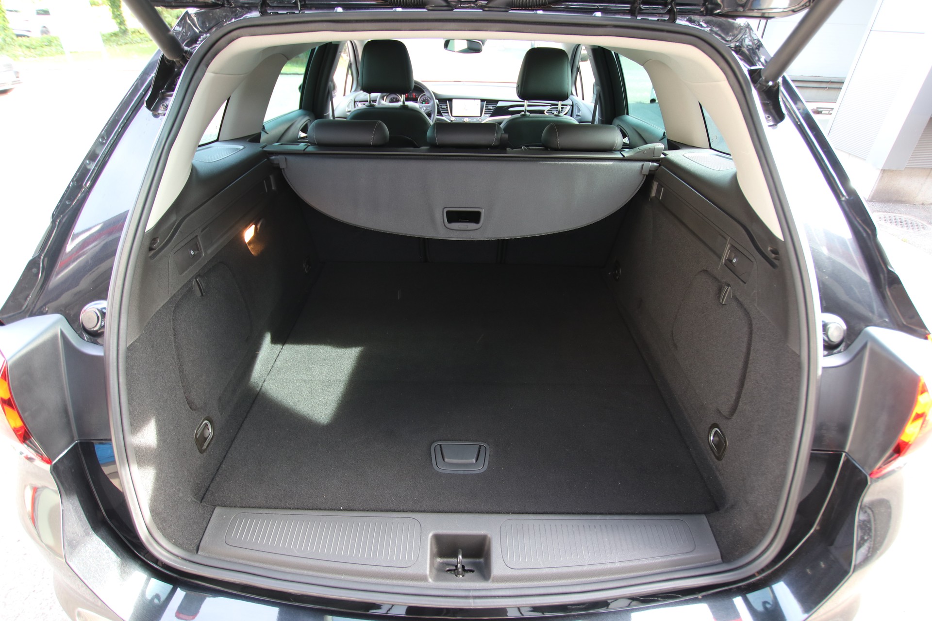 OPEL Astra Sports Tourer 1.4i Turbo Excellence-image-15