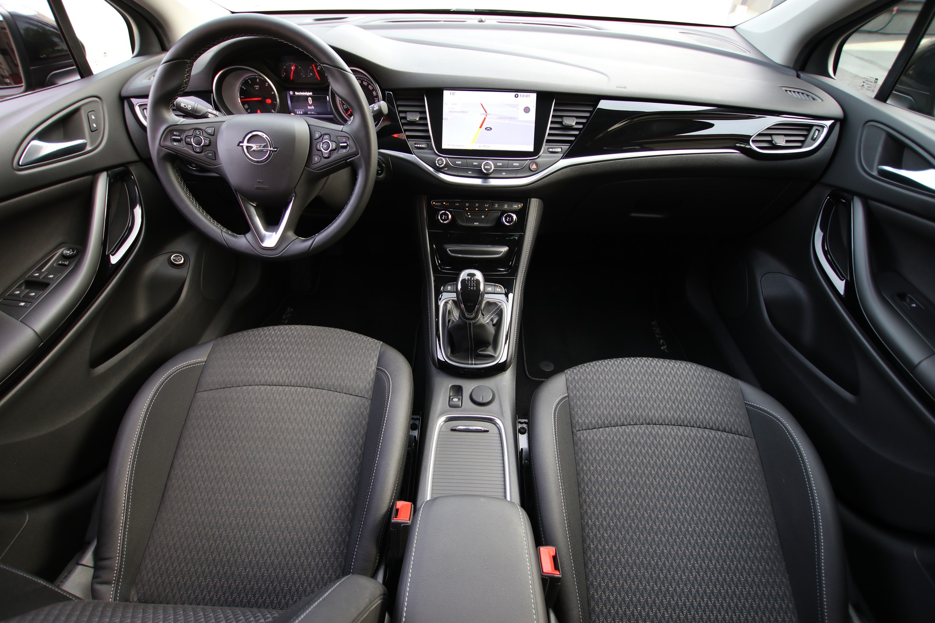 OPEL Astra Sports Tourer 1.4i Turbo Excellence-image-9