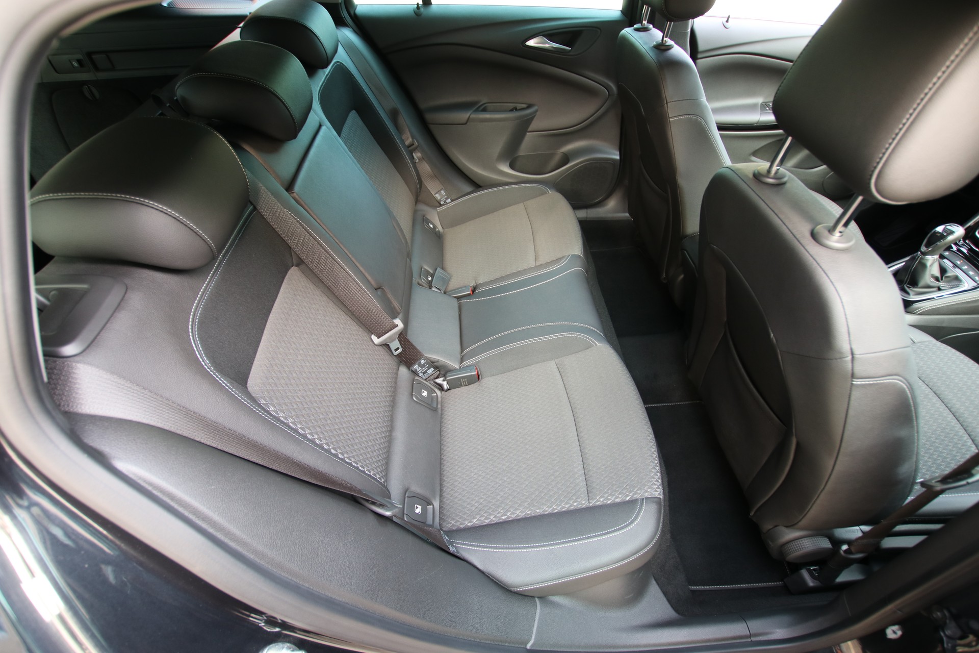 OPEL Astra Sports Tourer 1.4i Turbo Excellence-image-14