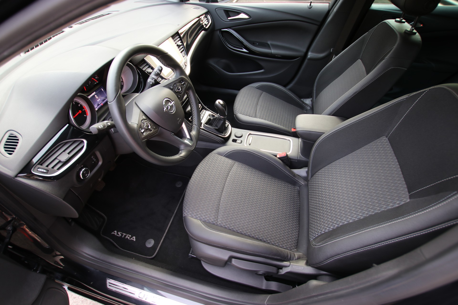 OPEL Astra Sports Tourer 1.4i Turbo Excellence-image-11